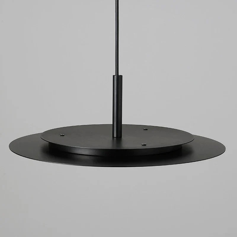 Suspension minimaliste nordique contemporaine