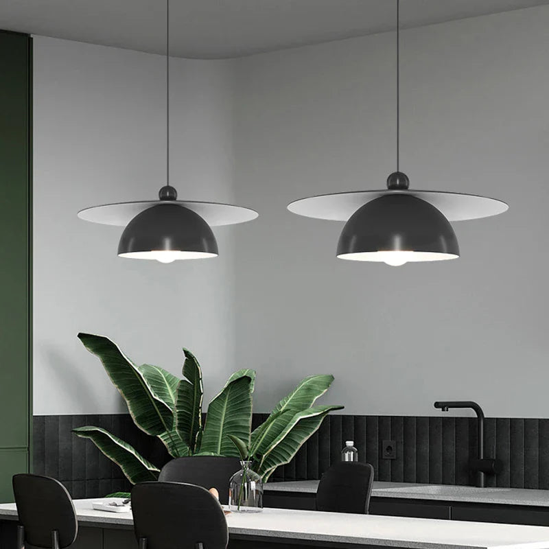 Suspension nordique minimaliste pour bar et café