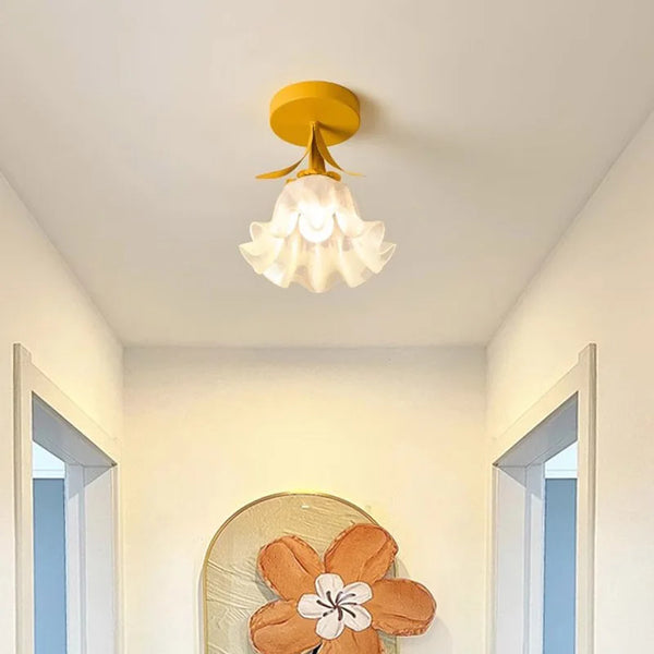 Plafonnier français lumineux avec motif floral