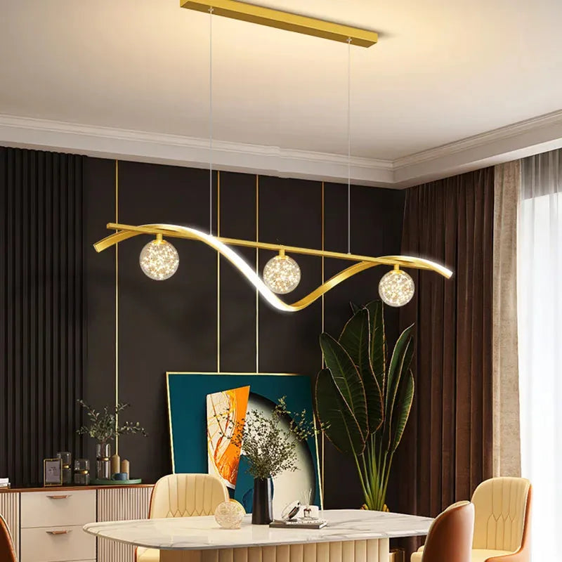 Lustre nordique en verre pour une ambiance d'éclairage intérieur unique