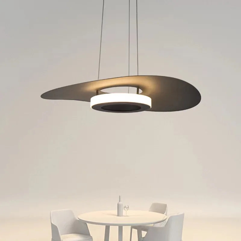Suspension LED en métal au design nordique ajustable