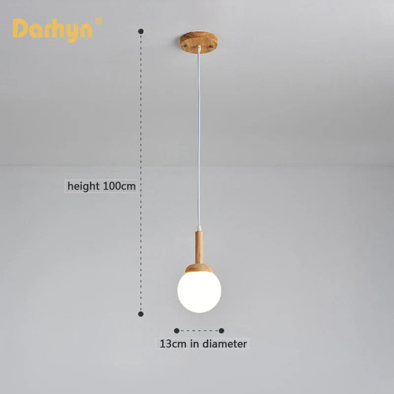 Suspension nordique en bois et verre