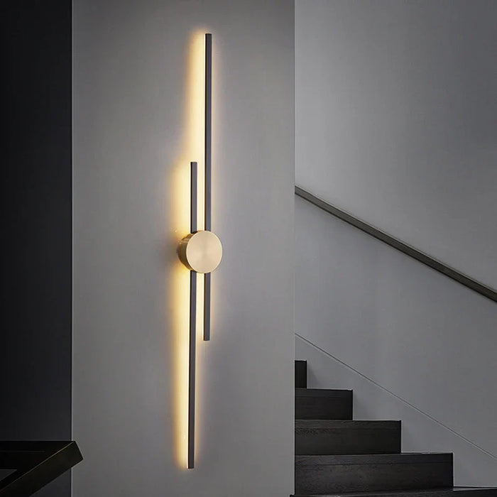 Applique murale LED minimaliste en laiton pour restaurant chic