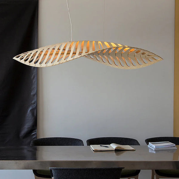 Lustre en bois à chevrons : Art moderne et design