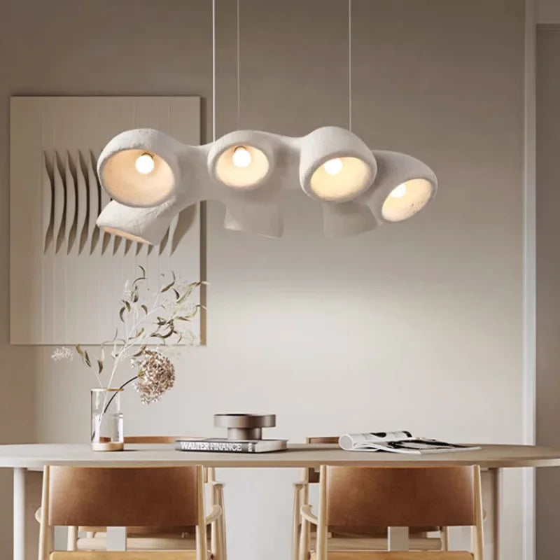 Lustre nordique minimaliste par un créateur de renom