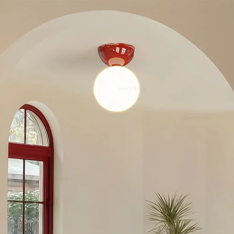Plafonnier style médiéval Bauhaus pour une déco d'entrée unique
