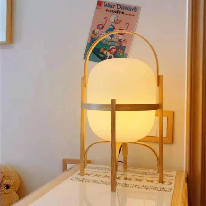 Lampe de table nordique en verre avec panier en bois - Édition Limitée