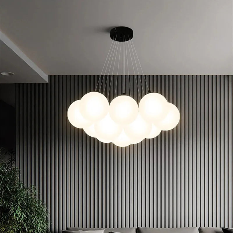 Lustre nordique en verre avec suspension LED pour une décoration maison moderne