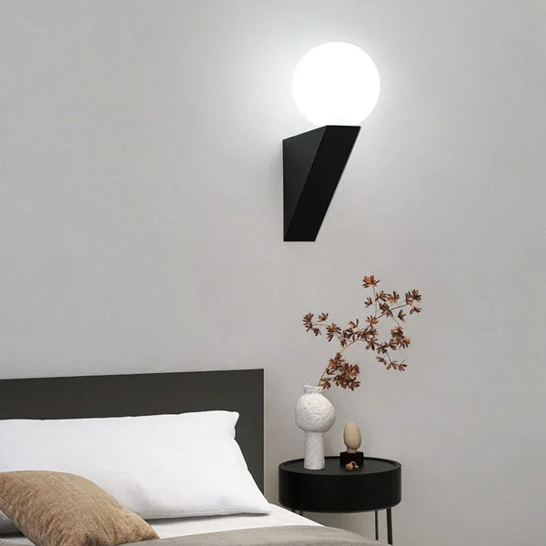 Applique murale LED en verre pour illuminer votre intérieur.
