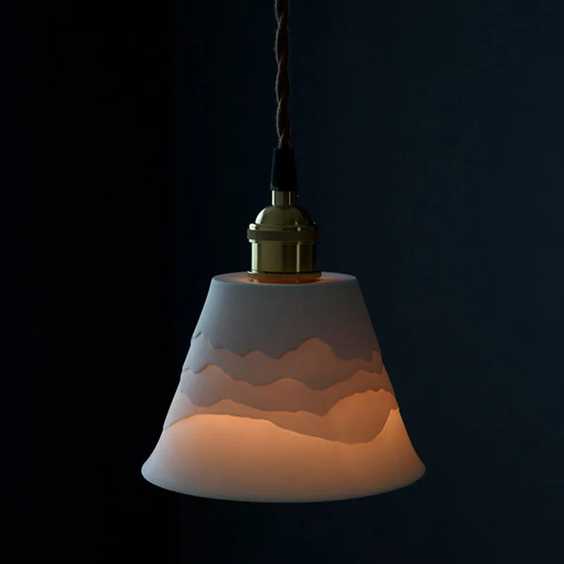 Suspension Style Japonais Zen en Céramique - Chez l'Habitant - Ambiance Montagne et Ombre - Chambre en Laiton avec Éclairage LED