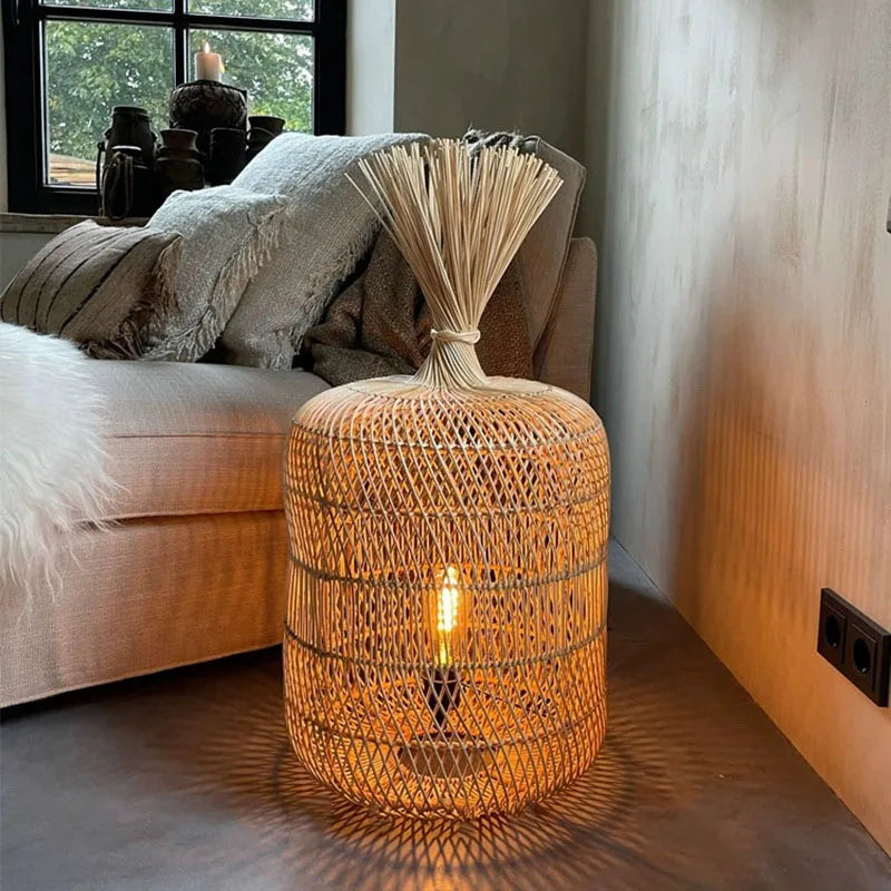 Lampadaire Vintage en rotin nostalgique