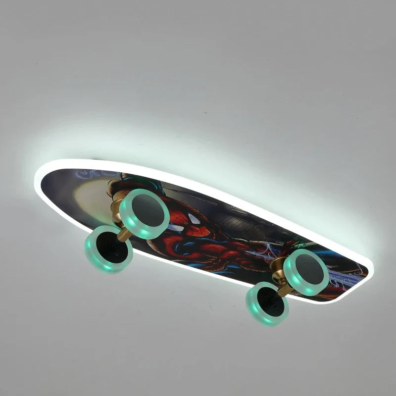 Plafonnier nordique skateboard créatif pour chambre d'enfant moderne.