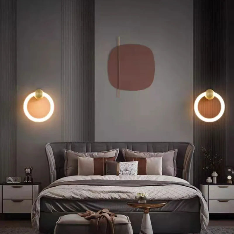 Applique murale LED design en laiton avec anneau acrylique gradable