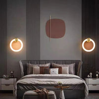 Applique murale LED design en laiton avec anneau acrylique gradable