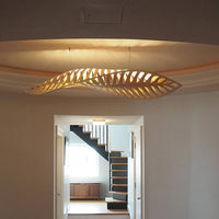 Lustre en bois à chevrons : Art moderne et design