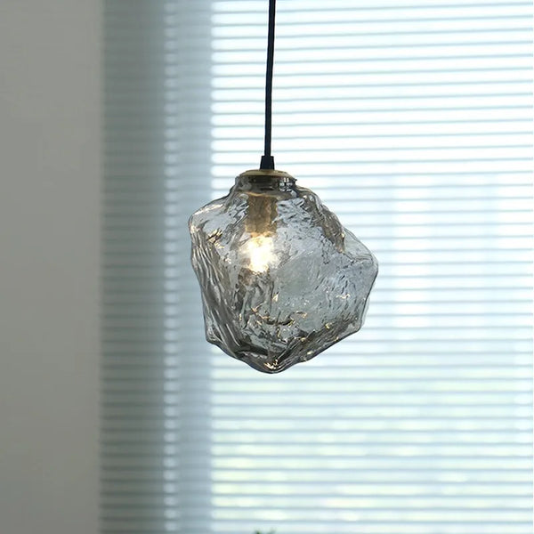 Lustre nordique en verre lave glace à la forme créative et rétro.