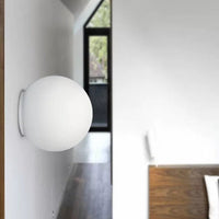 Applique murale LED ronde Jace modernisée.