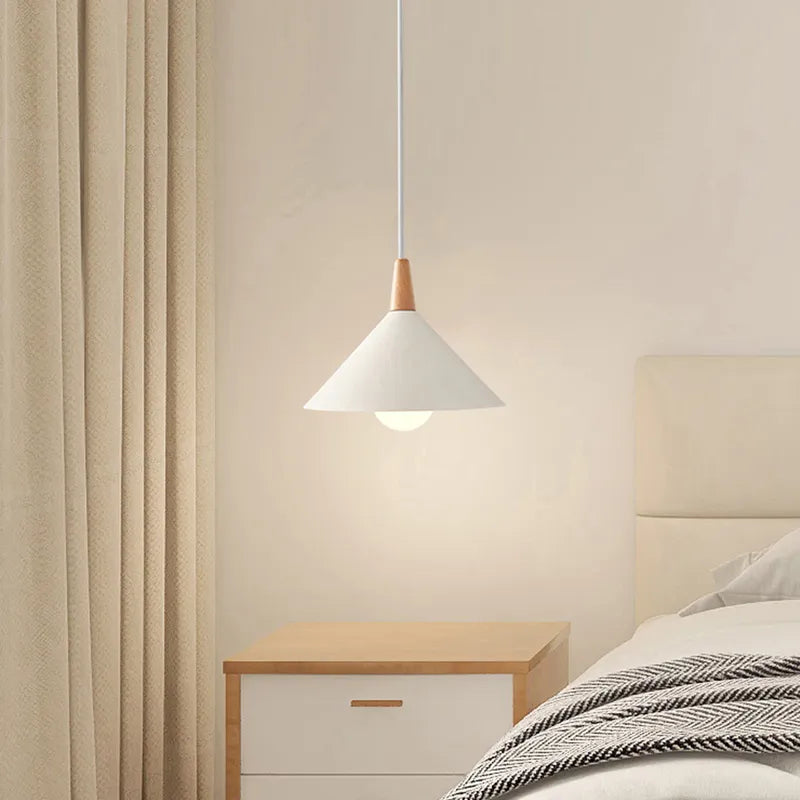 Suspension nordique en bois - Élégance minimaliste