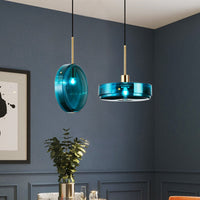 Suspension Harpais en verre bleu.