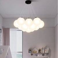 Lustre nordique en verre avec suspension LED pour une décoration maison moderne
