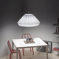 Lustre nordique en tissu moderne avec suspension chaleureuse et minimaliste