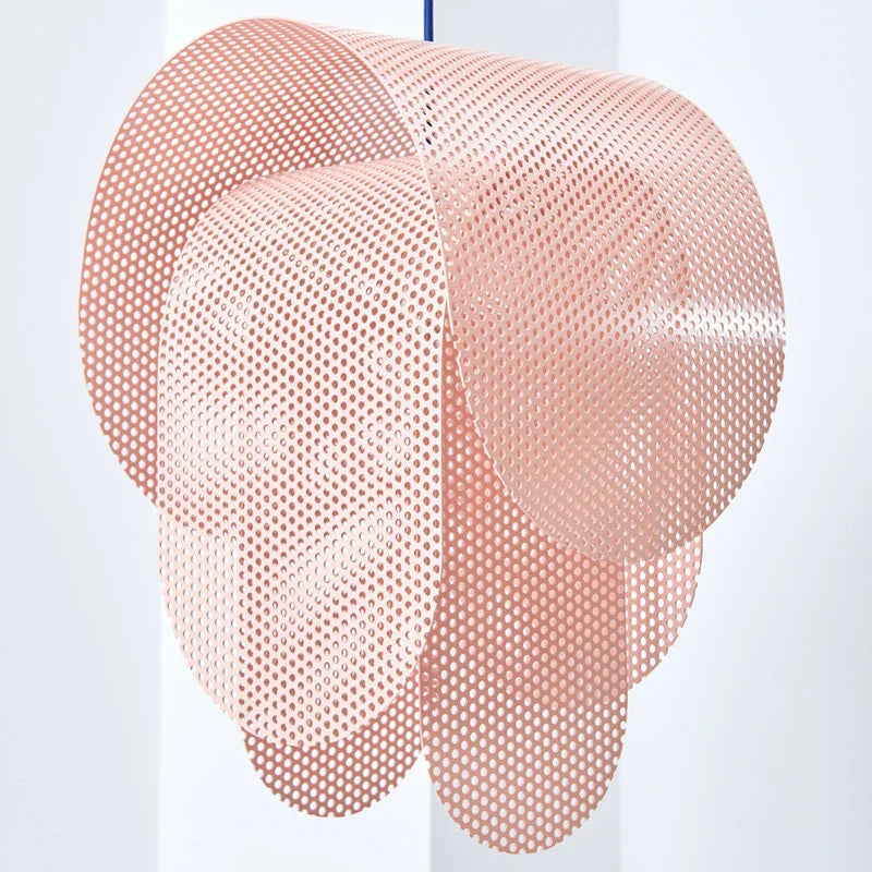 Suspension design danoise en métal perforé rond