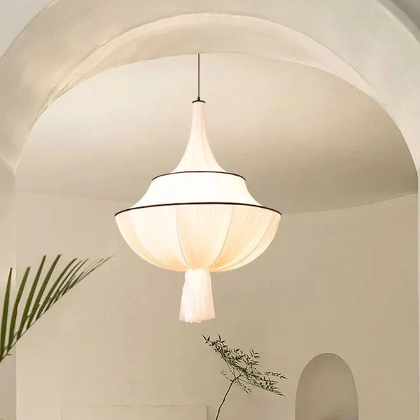 Suspension Médiévale Française en Tissu de Luxe
