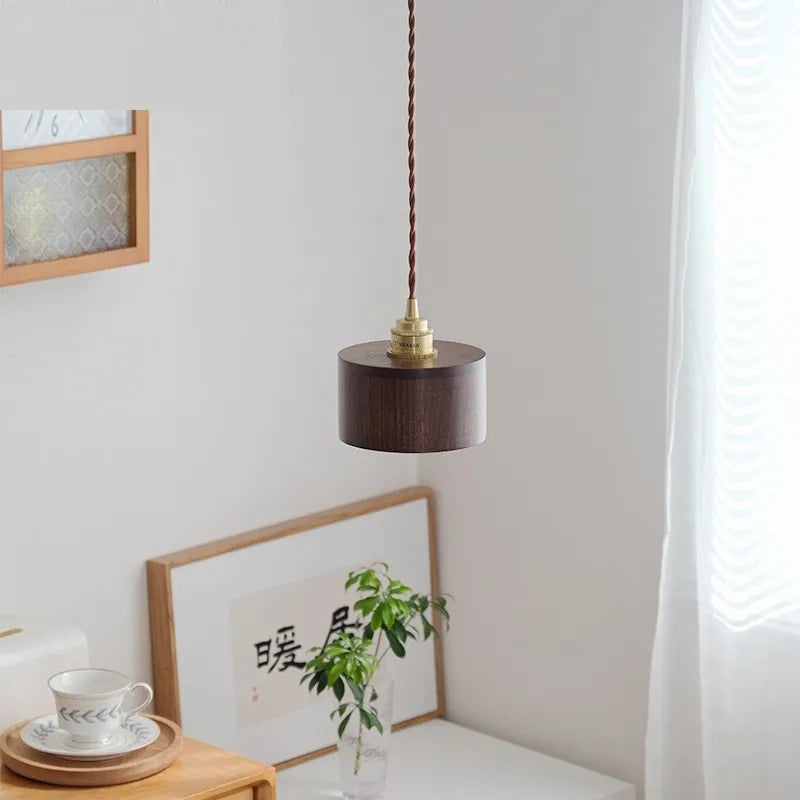 Suspension LED en bois au design nordique contemporain