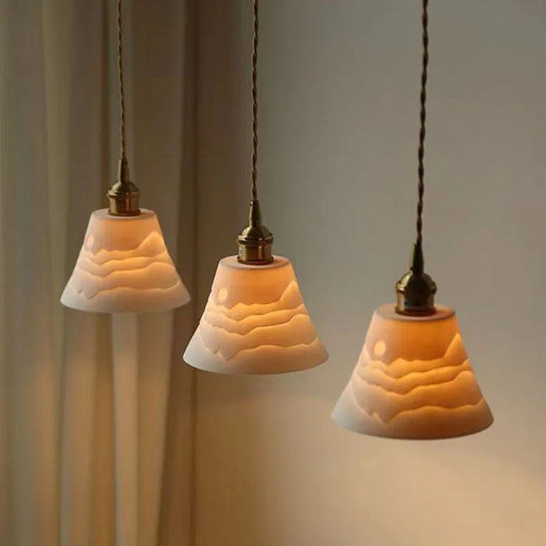 Suspension Style Japonais Zen en Céramique - Chez l'Habitant - Ambiance Montagne et Ombre - Chambre en Laiton avec Éclairage LED