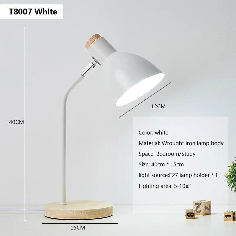Lampe de table LED pour enfants en bois et fer forgé.