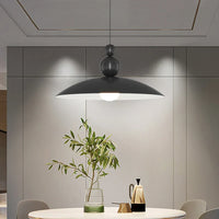 Suspension nordique minimaliste pour bar et café