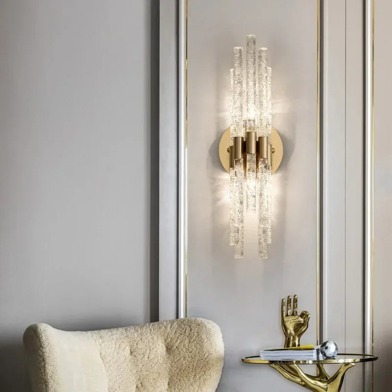 Applique murale LED moderne en cuivre et cristal ondulé - Une touche d'élégance contemporaine
