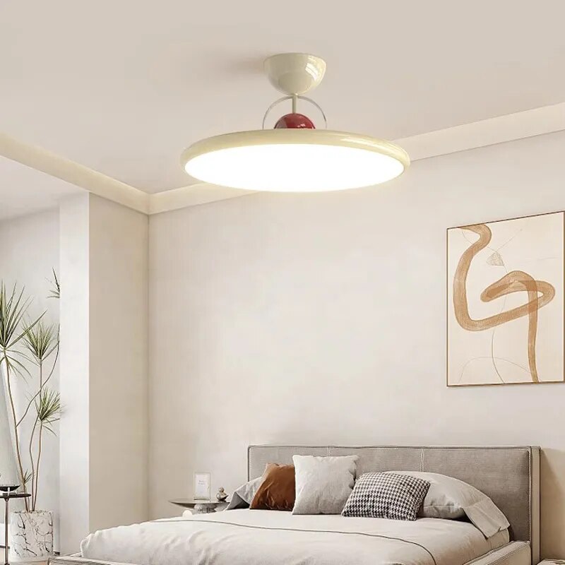 Plafonnier LED nordique crème avec design soucoupe volante