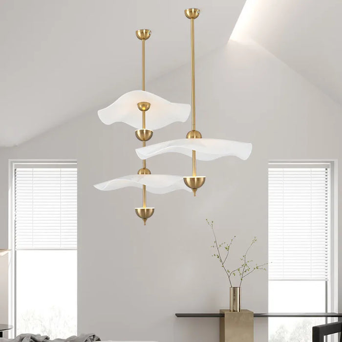Lampe Suspension Feuille de Lotus en Métal Doré - Luminaires Art Déco