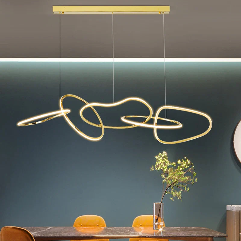 Chambre moderne : Éclairage intérieur design LED et lustres suspendus
