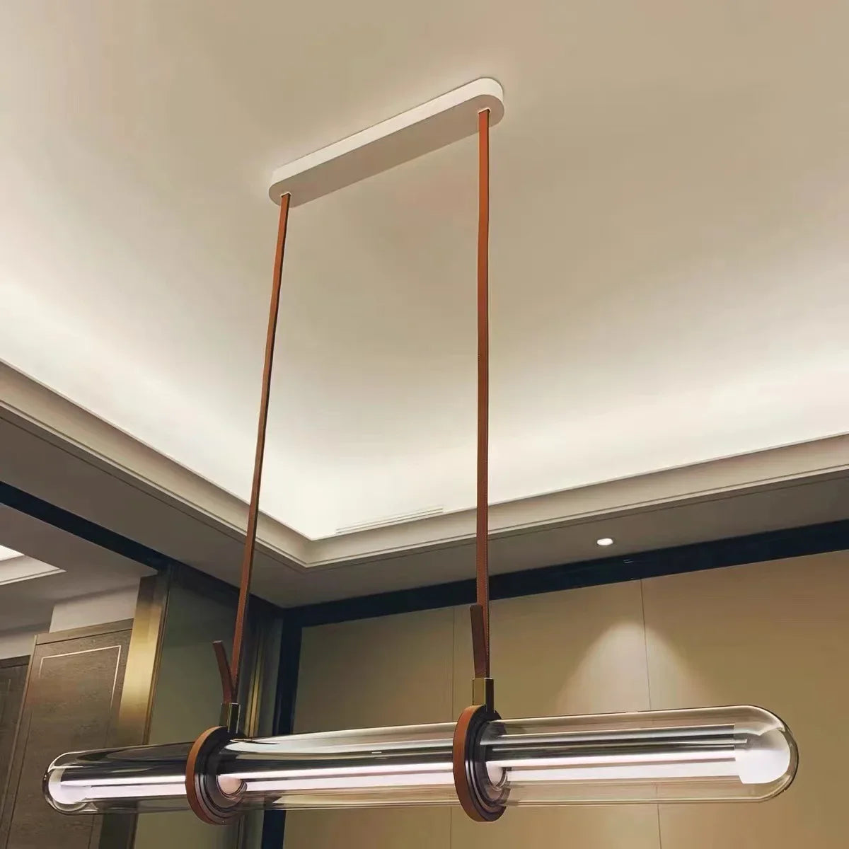 Lustre Long Design Moderne - Décoration Maison LED Luxe Cuir Verre