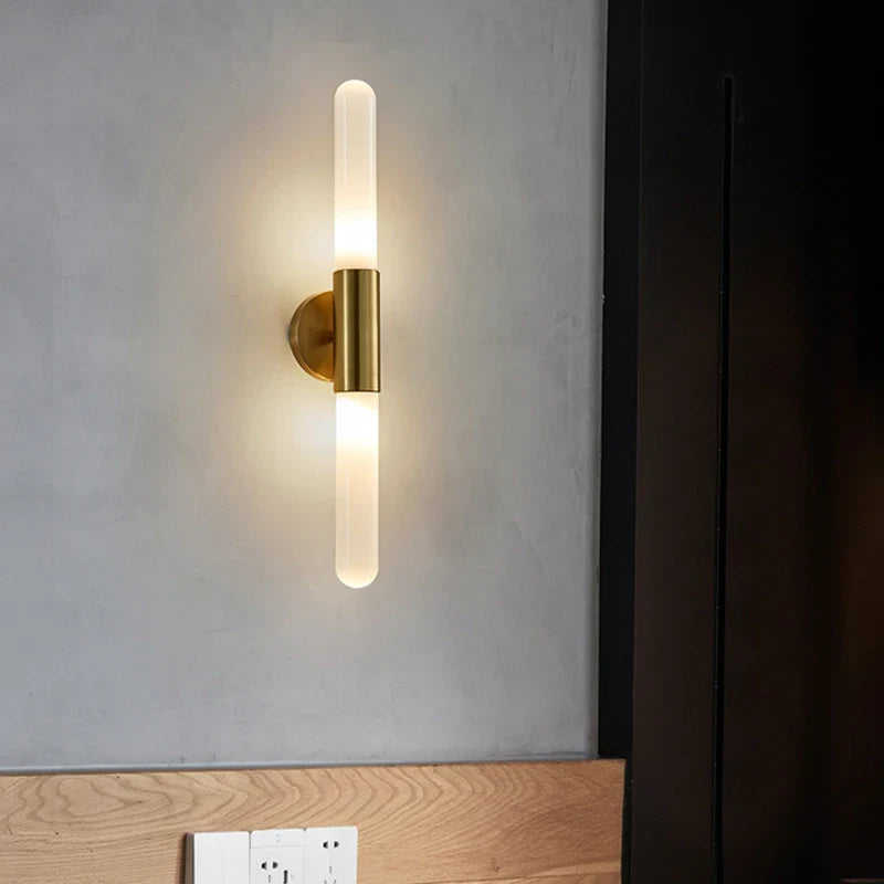Applique murale nordique LED minimaliste en métal et verre - Élégance scandinave