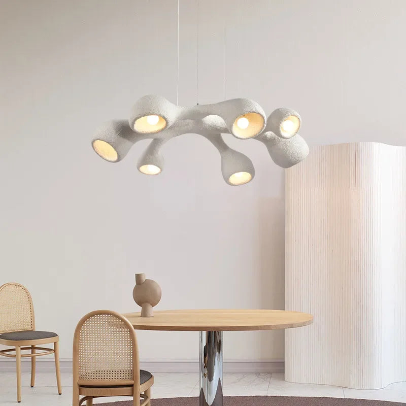 Lustre nordique minimaliste par un créateur de renom