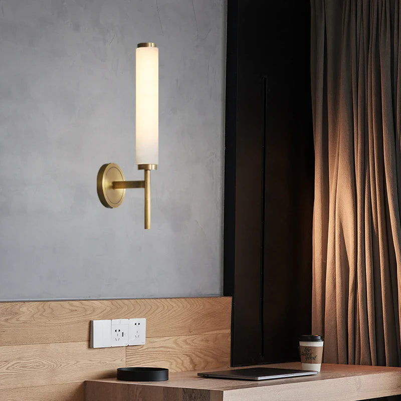 Applique murale en marbre et cuivre pour une déco intérieure chic