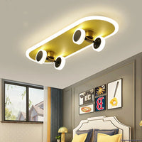 Plafonnier nordique skateboard créatif pour chambre d'enfant moderne.