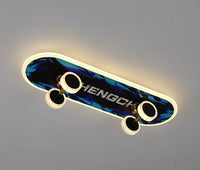 Plafonnier nordique skateboard créatif pour chambre d'enfant moderne.