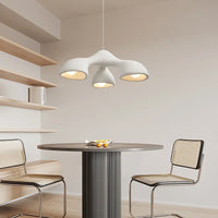 Lustre nordique minimaliste par un créateur de renom
