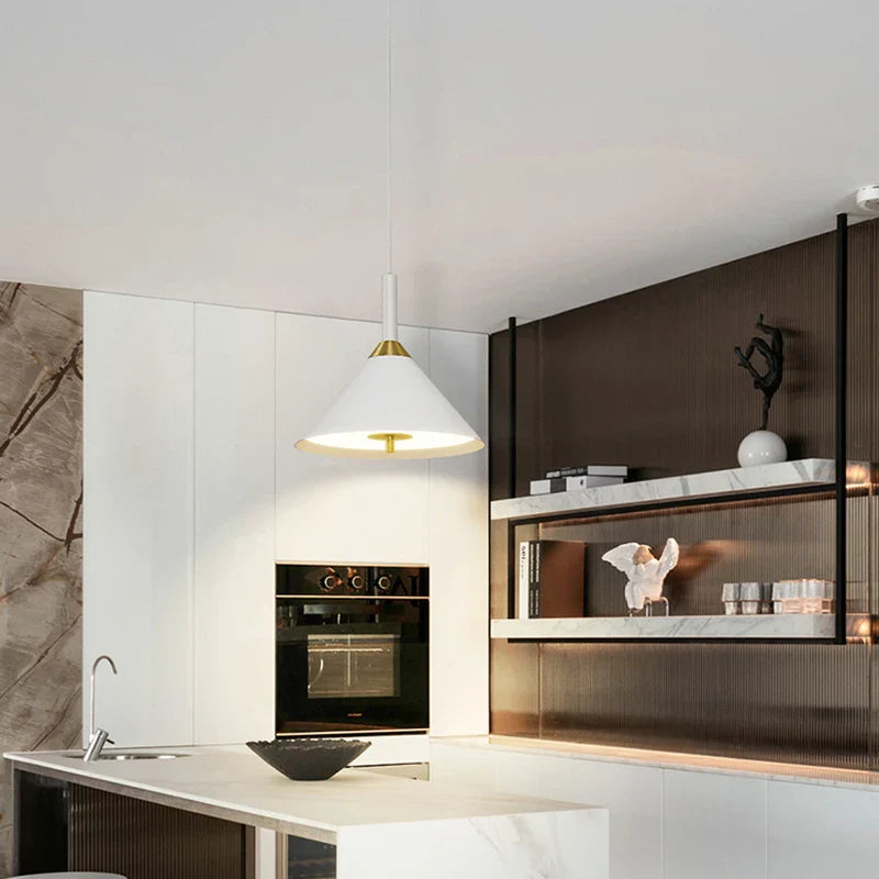 Lustre en fer design industriel pour restaurant et bar