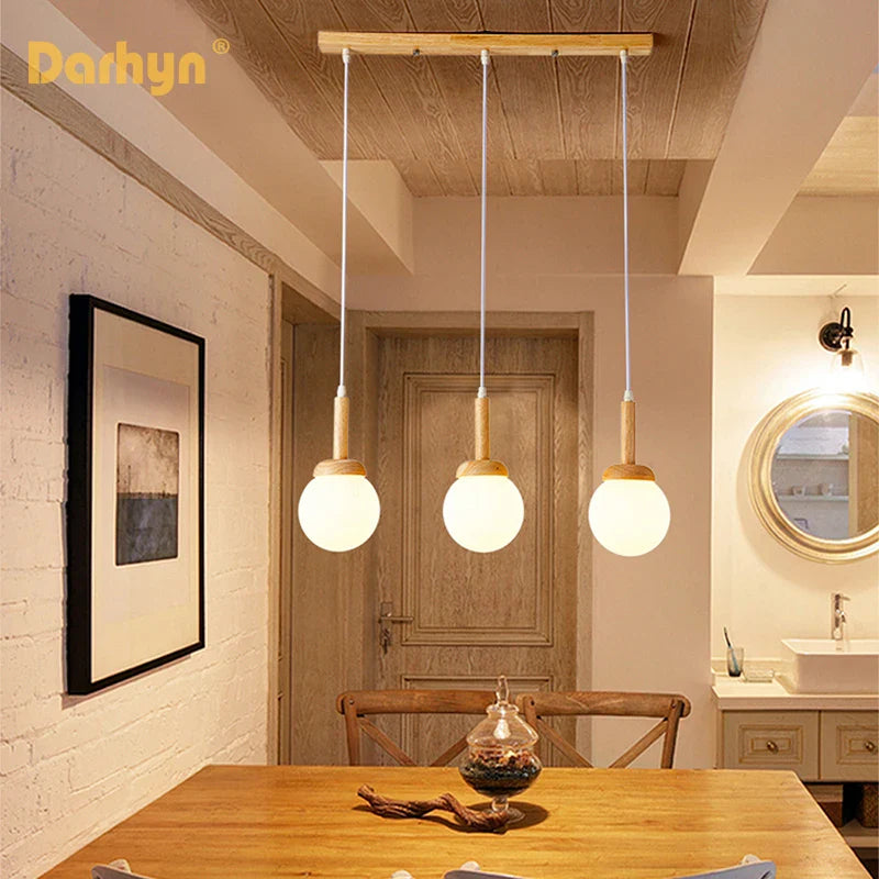 Suspension nordique en bois et verre