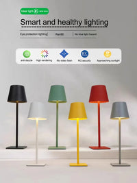 Lampe de table sans fil en métal noir, style varié.