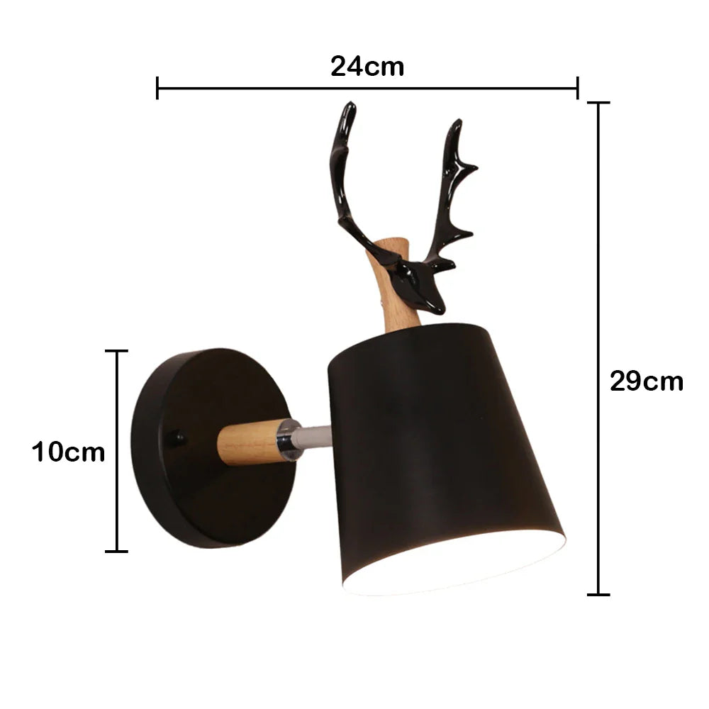 Applique murale nordique en bois avec abat-jour métal