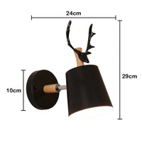 Applique murale nordique en bois avec abat-jour métal