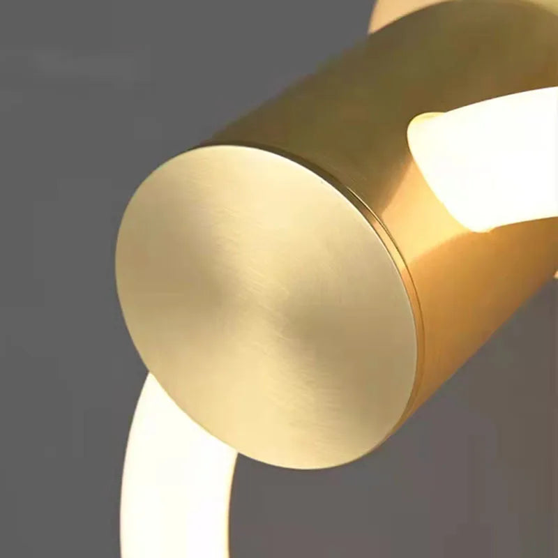 Applique murale LED design en laiton avec anneau acrylique gradable