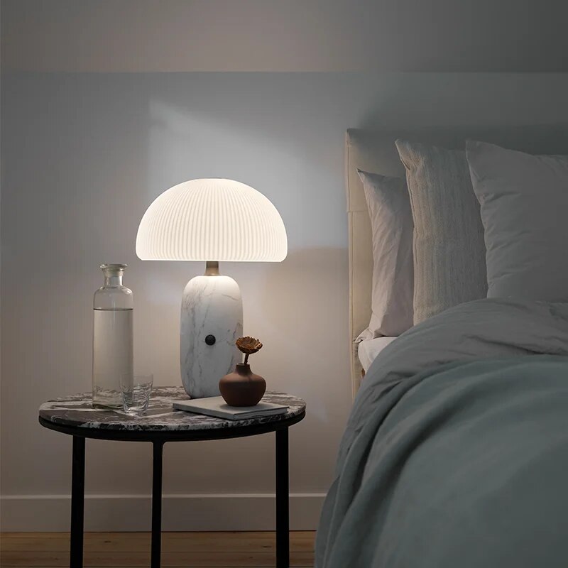 Lampe de table en marbre élégante