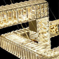 Lustre design carré en cristal doré moderne.
